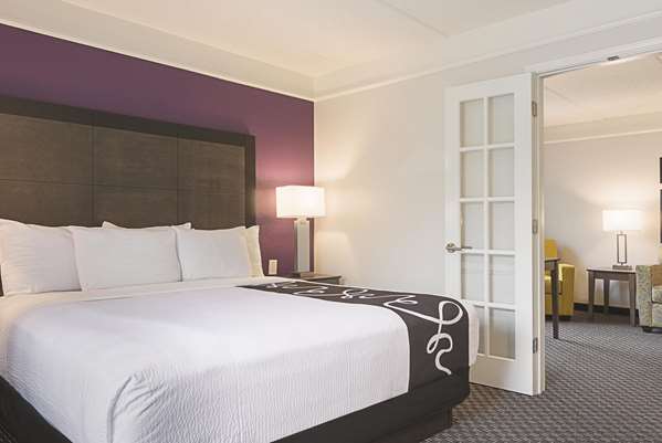 Suite - La Quinta Inn & Suites Perimeter Atlanta