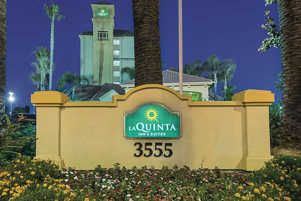 Exterior view - La Quinta Inn & Suites Airport Ontario