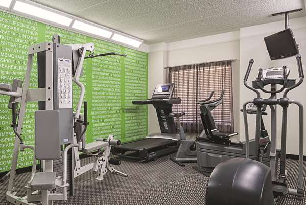 Fitness/ Exercise Room - La Quinta Inn & Suites Airport Ontario