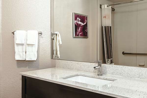  - La Quinta Inn & Suites Airport Ontario