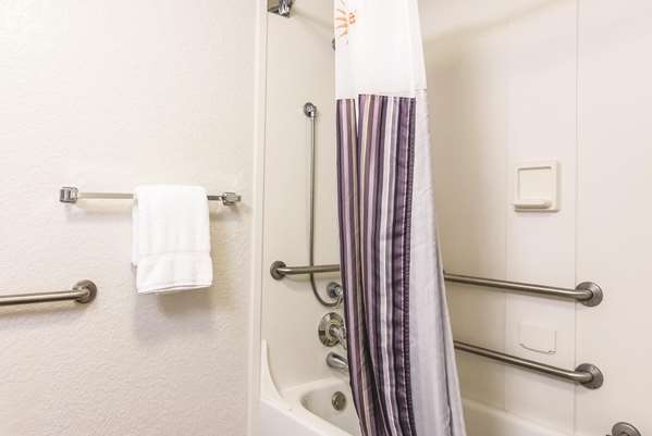  - La Quinta Inn & Suites Airport North Orlando