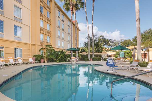 Pool - La Quinta Inn & Suites Airport North Orlando
