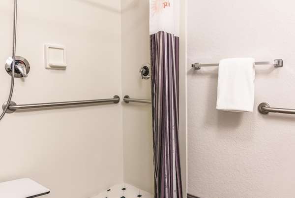  - La Quinta Inn & Suites Airport North Orlando
