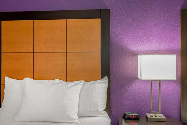  - La Quinta Inn & Suites Airport North Orlando