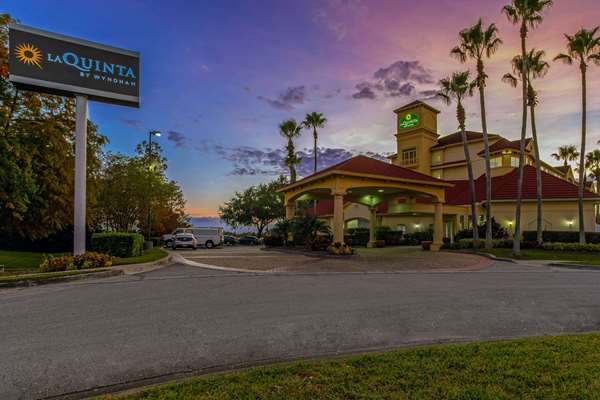 Exterior view - La Quinta Inn & Suites Airport North Orlando