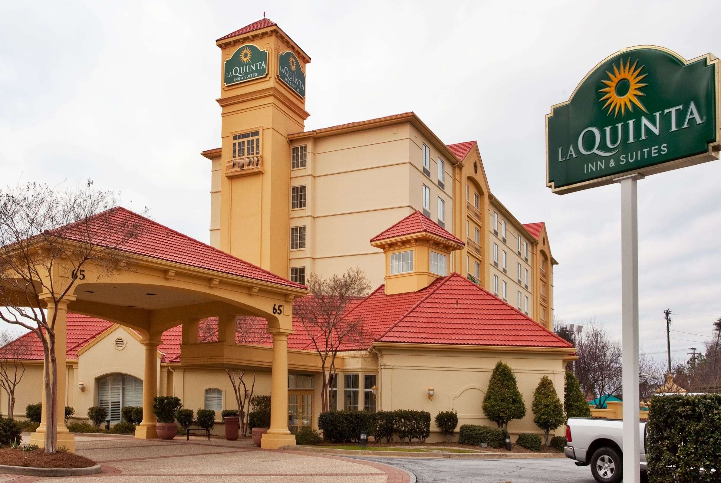 Exterior | La Quinta Inn & Suites by Wyndham Greenville Haywood
