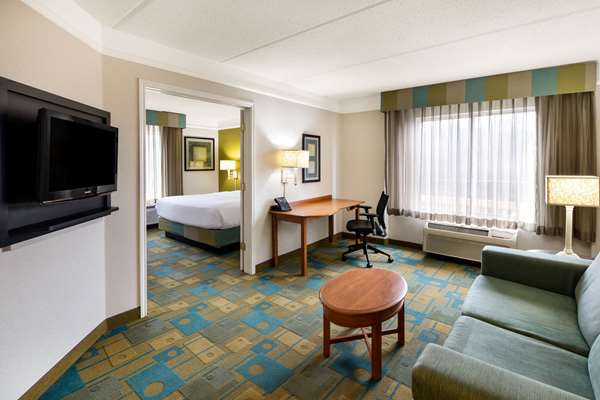 Suite - La Quinta Inn & Suites Haywood Greenville