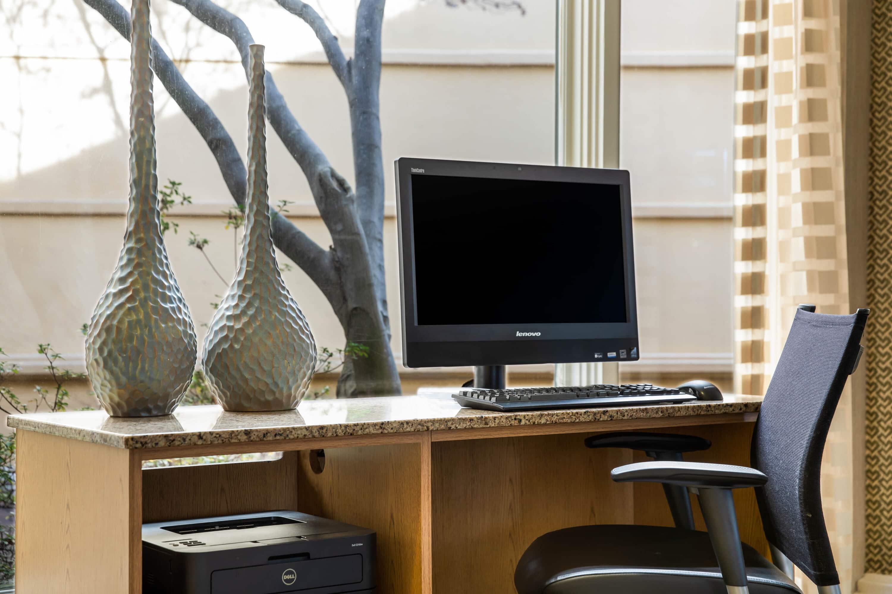 Business Center | La Quinta Inn & Suites by Wyndham Greenville Haywood