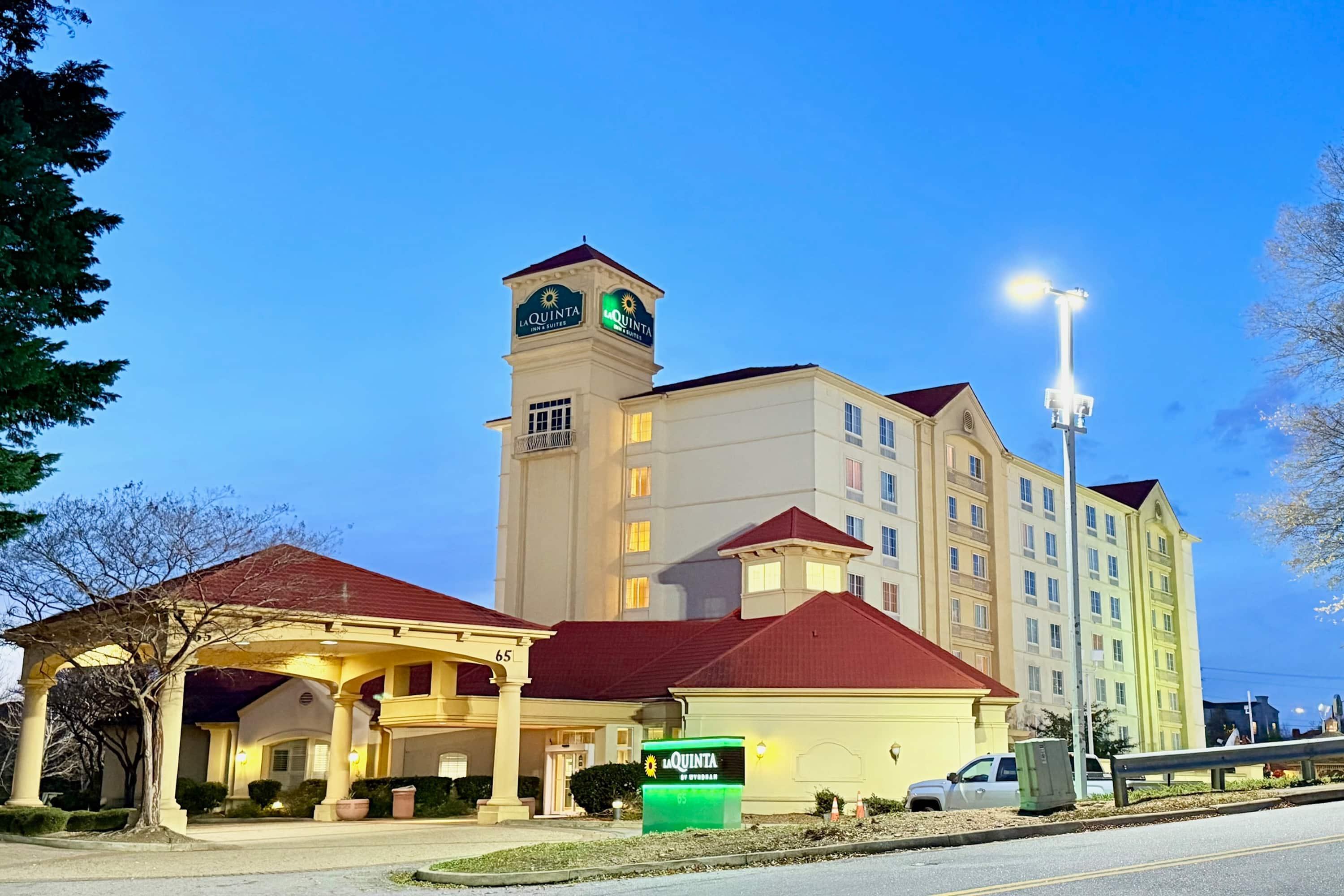 Exterior | La Quinta Inn & Suites by Wyndham Greenville Haywood