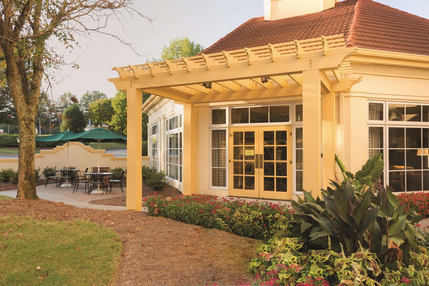 La Quinta Inn & Suites Cumberland Mall Atlanta I285, Exit 18, GA