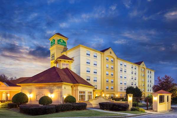 Exterior view - La Quinta Inn & Suites Cumberland Mall Atlanta - I-285, Exit 18