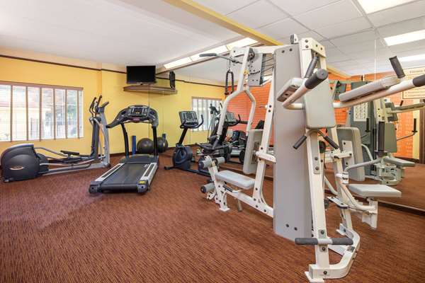 Fitness/ Exercise Room - La Quinta Inn & Suites Cumberland Mall Atlanta - I-285, Exit 18