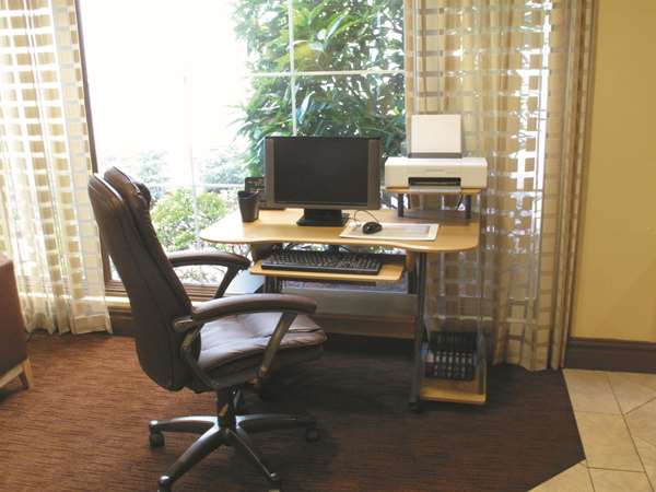 Conference Area - La Quinta Inn & Suites Primacy Parkway Memphis