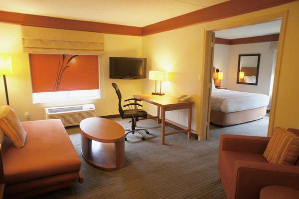 Suite - La Quinta Inn & Suites Primacy Parkway Memphis