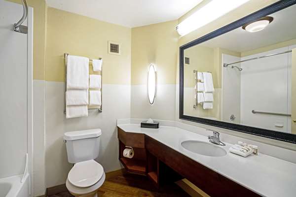  - La Quinta Inn & Suites Primacy Parkway Memphis