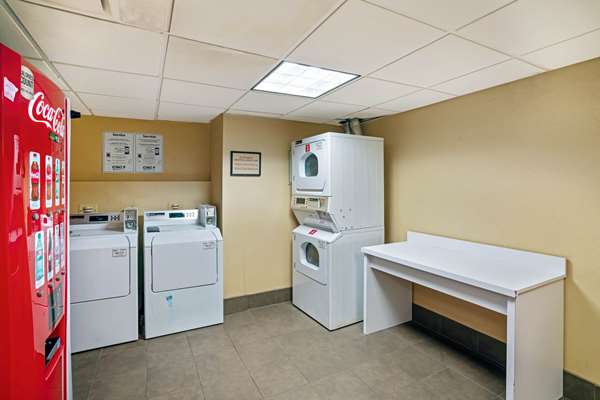 Amenities - La Quinta Inn & Suites Primacy Parkway Memphis