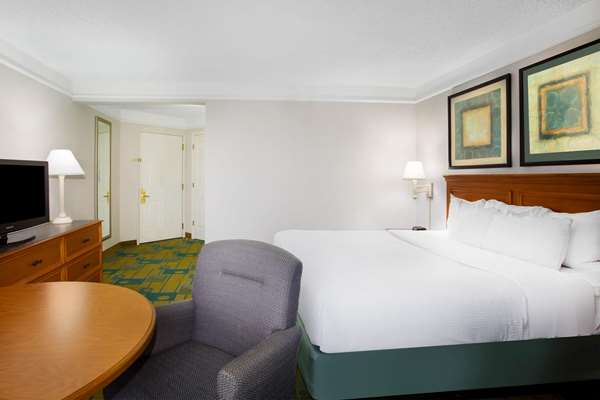  - La Quinta Inn & Suites Southwest Austin