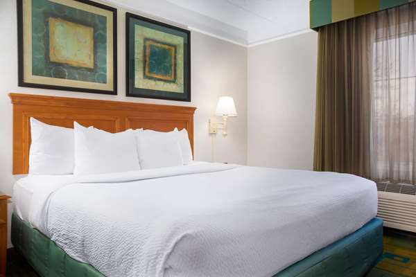 Suite - La Quinta Inn & Suites Southwest Austin