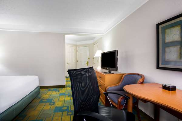  - La Quinta Inn & Suites Southwest Austin