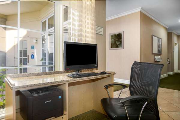 Conference Area - La Quinta Inn & Suites Southwest Austin