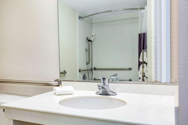  - La Quinta Inn & Suites Southwest Austin