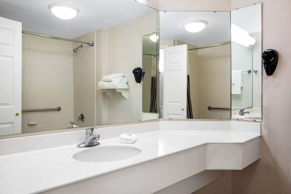  - La Quinta Inn & Suites Southwest Austin