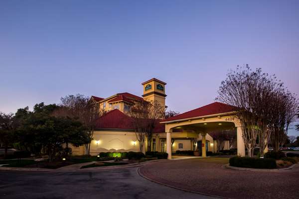 Exterior view - La Quinta Inn & Suites Southwest Austin