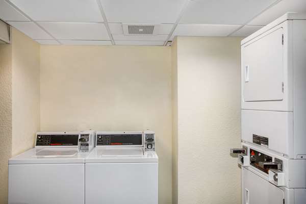 Amenities - La Quinta Inn & Suites Southwest Austin