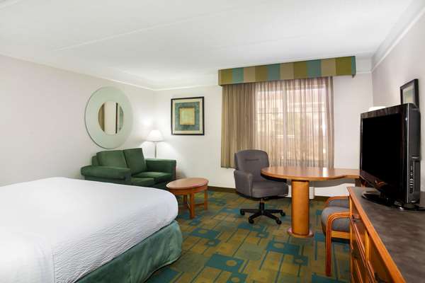  - La Quinta Inn & Suites Southwest Austin