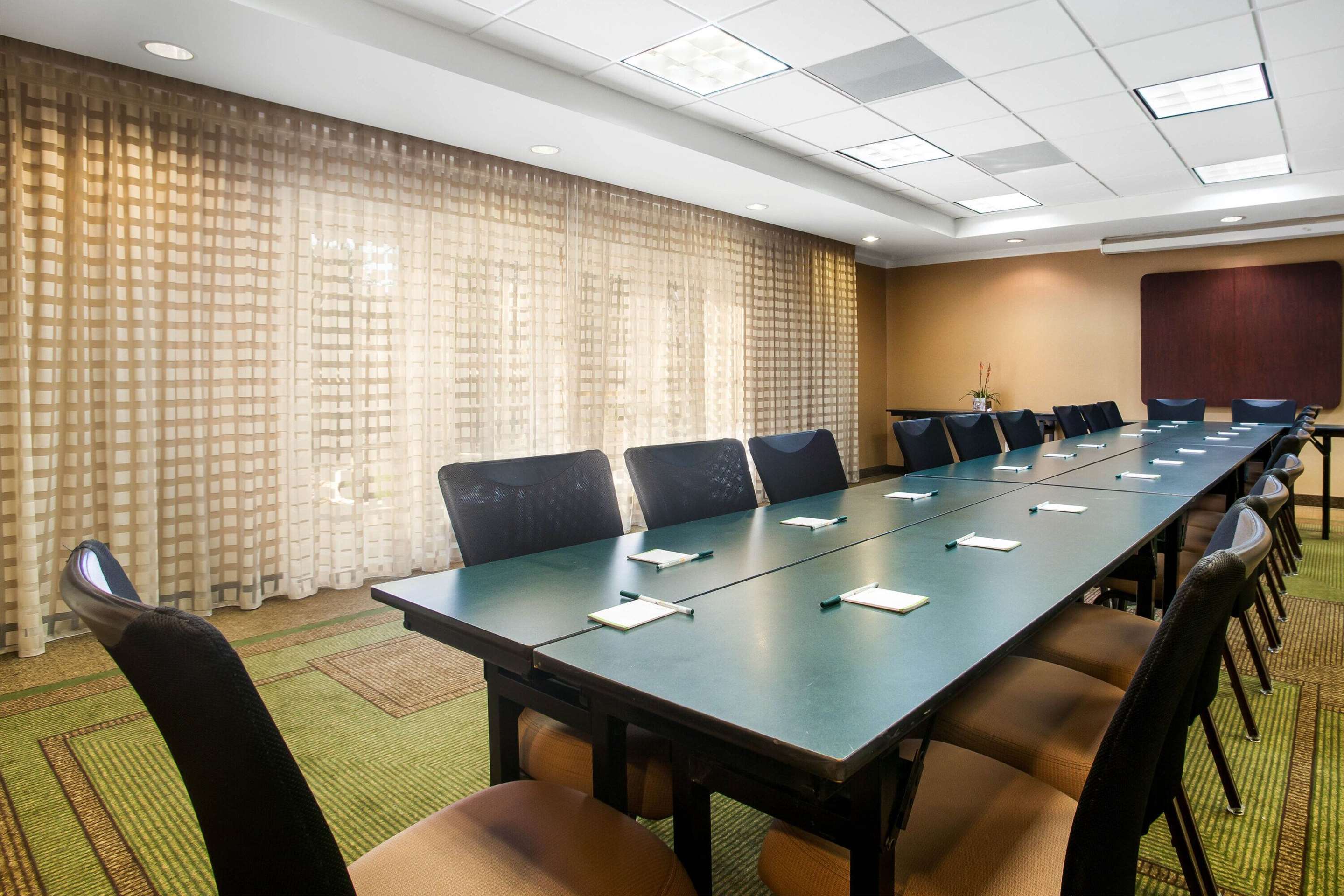 Meeting Room | La Quinta Inn & Suites by Wyndham Austin Southwest