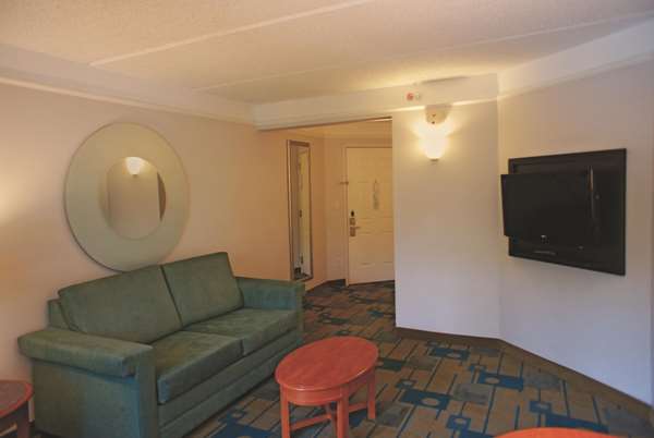 Suite - La Quinta Inn & Suites Bush Airport Houston
