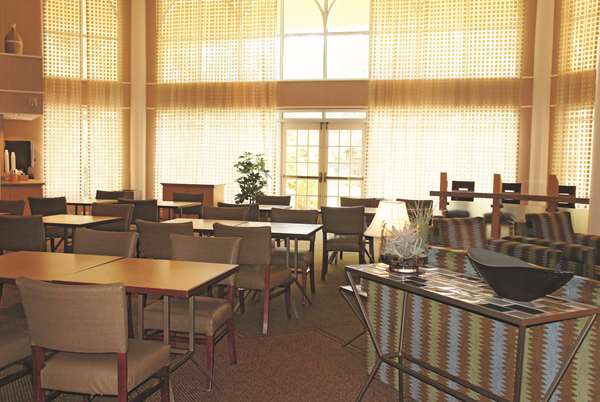  - La Quinta Inn & Suites Bush Airport Houston