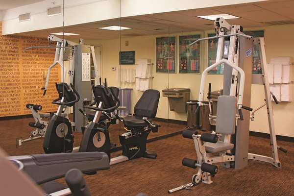 Fitness/ Exercise Room - La Quinta Inn & Suites Bush Airport Houston