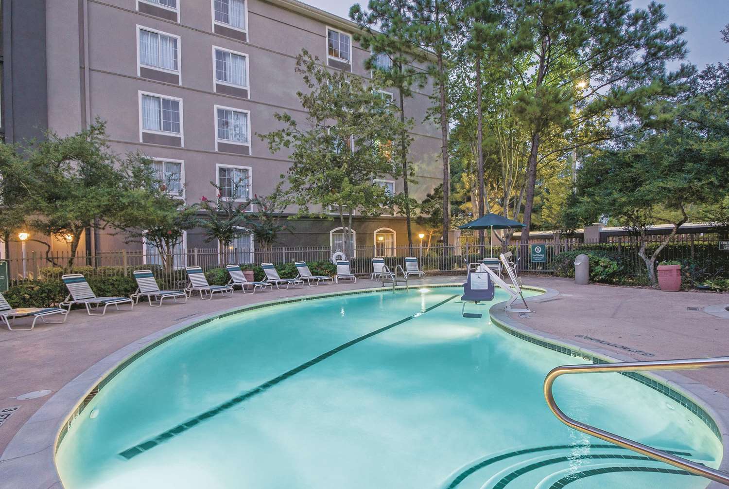 La Quinta Inn & Suites Bush Airport Houston, TX See Discounts