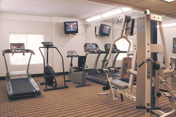 Fitness/ Exercise Room - La Quinta Inn & Suites Bush Airport Houston