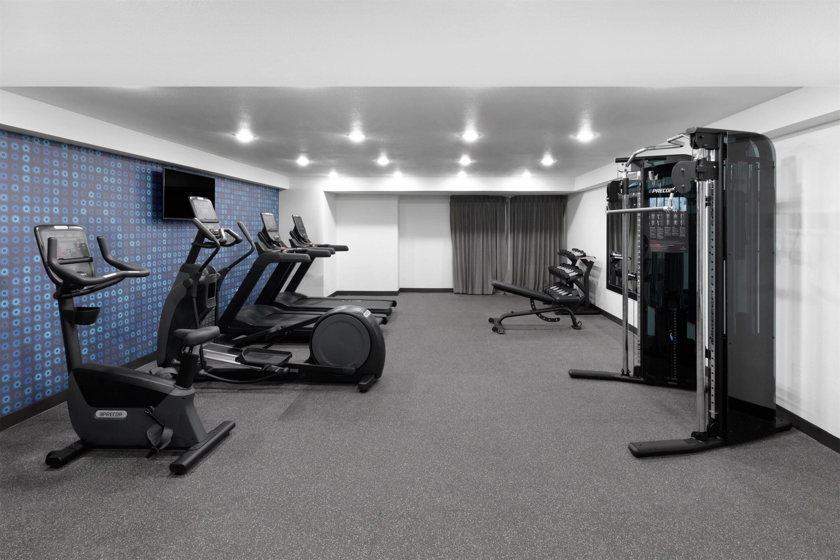 Fitness Center | La Quinta Inn & Suites by Wyndham Houston Bush IAH South