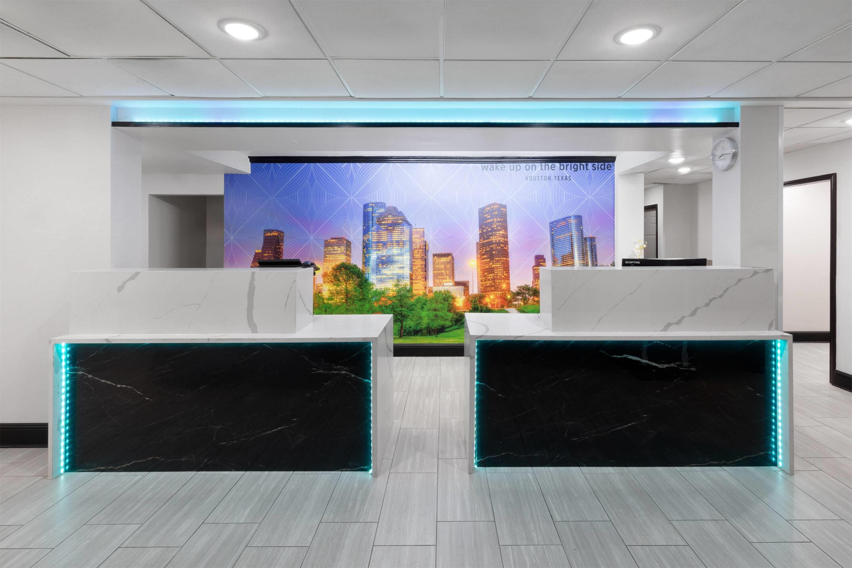 Front Desk | La Quinta Inn & Suites by Wyndham Houston Bush IAH South
