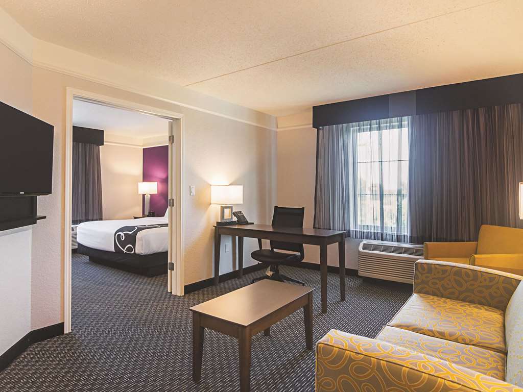 LA QUINTA INN STE NW EXPWY, photo 5