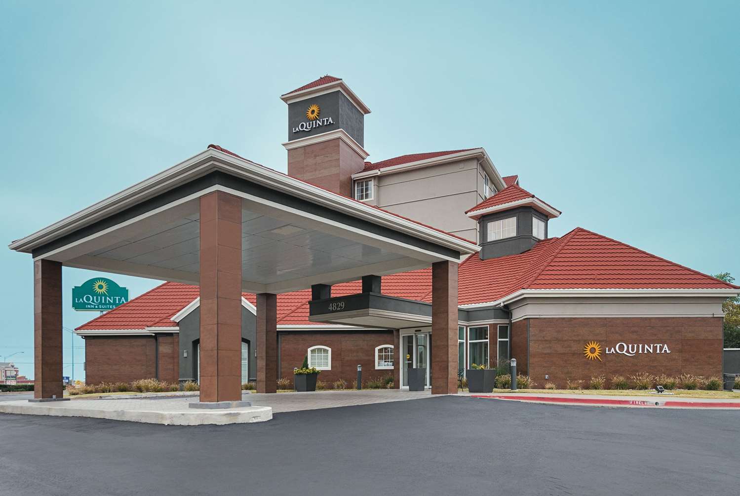 La Quinta Inn & Suites Northwest Oklahoma City, OK See Discounts