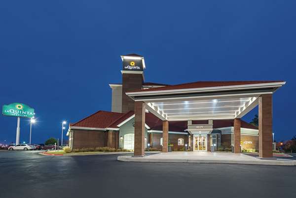 Exterior view - La Quinta Inn & Suites Northwest Oklahoma City