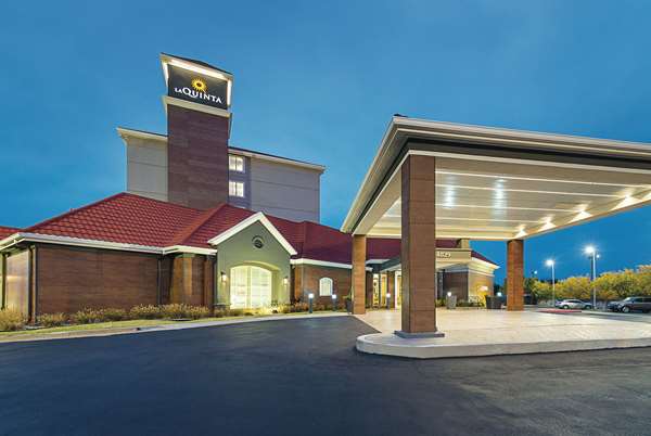 Exterior view - La Quinta Inn & Suites Northwest Oklahoma City