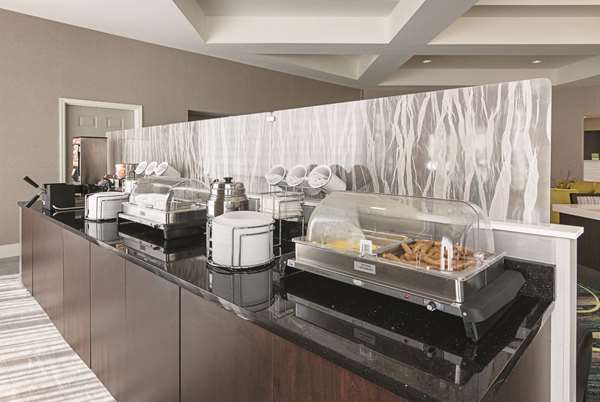  - La Quinta Inn & Suites University Orlando