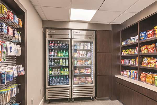  - La Quinta Inn & Suites University Orlando