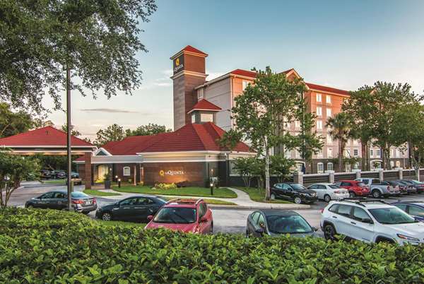 Exterior view - La Quinta Inn & Suites University Orlando