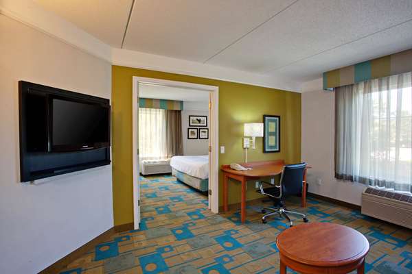 Suite - La Quinta Inn & Suites Winston-Salem - I-40, Exit 189