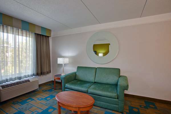 Suite - La Quinta Inn & Suites Winston-Salem - I-40, Exit 189