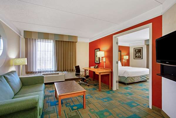 Suite - La Quinta Inn & Suites Winston-Salem - I-40, Exit 189
