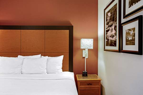  - La Quinta Inn & Suites Winston-Salem - I-40, Exit 189