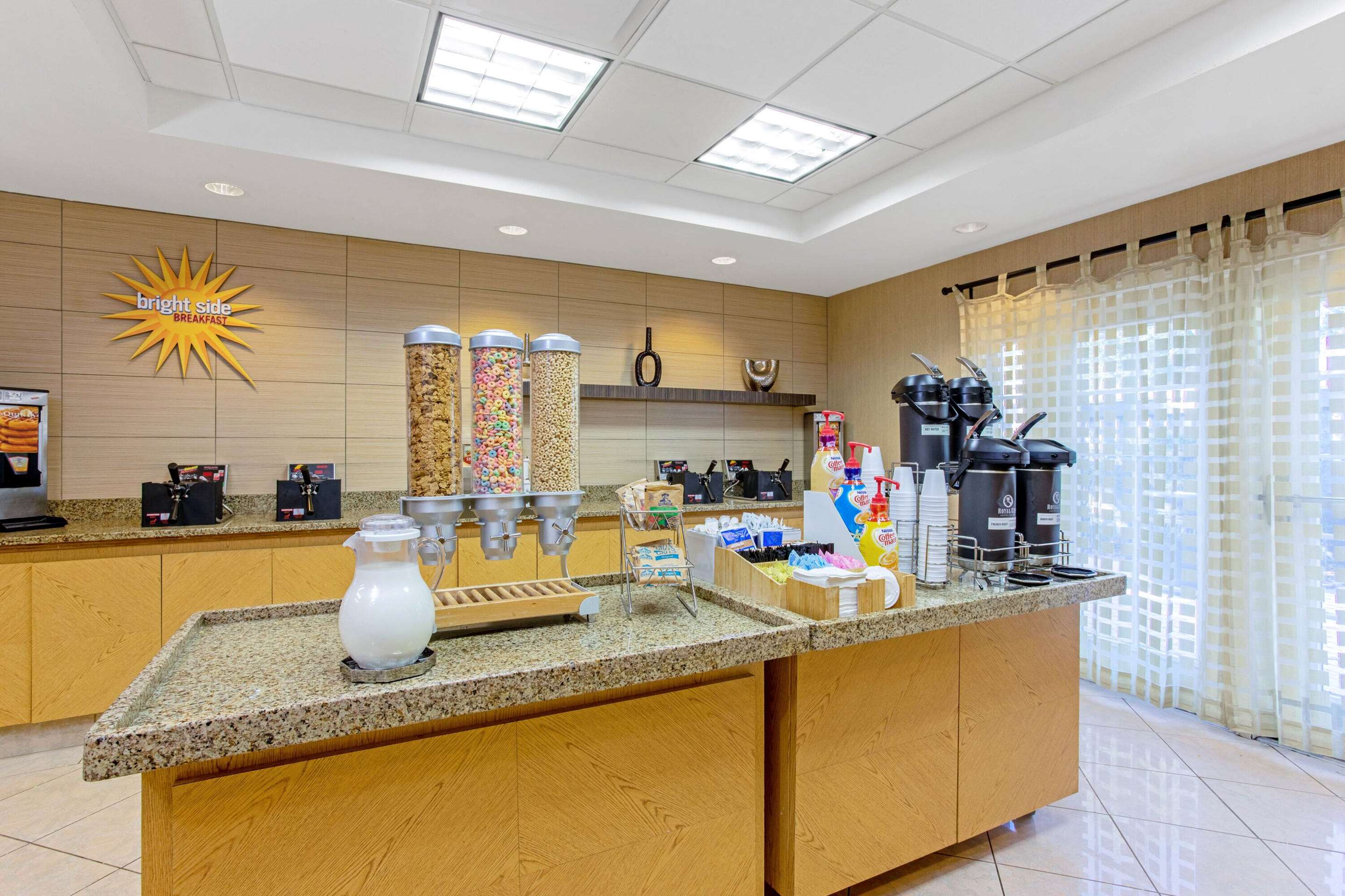 Property amenity | La Quinta Inn & Suites by Wyndham Orlando I Drive/Conv Ctr