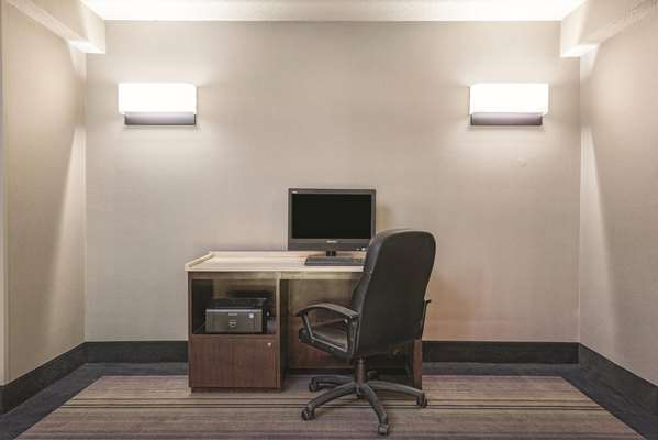 Conference Area - La Quinta Inn & Suites South Square Durham